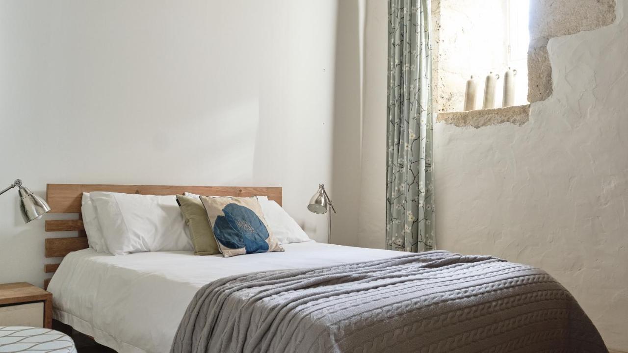 Chateau De Puissentut Bed & Breakfast Homps  Bagian luar foto