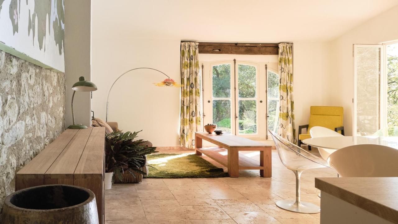 Chateau De Puissentut Bed & Breakfast Homps  Bagian luar foto