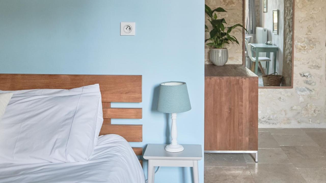 Chateau De Puissentut Bed & Breakfast Homps  Bagian luar foto