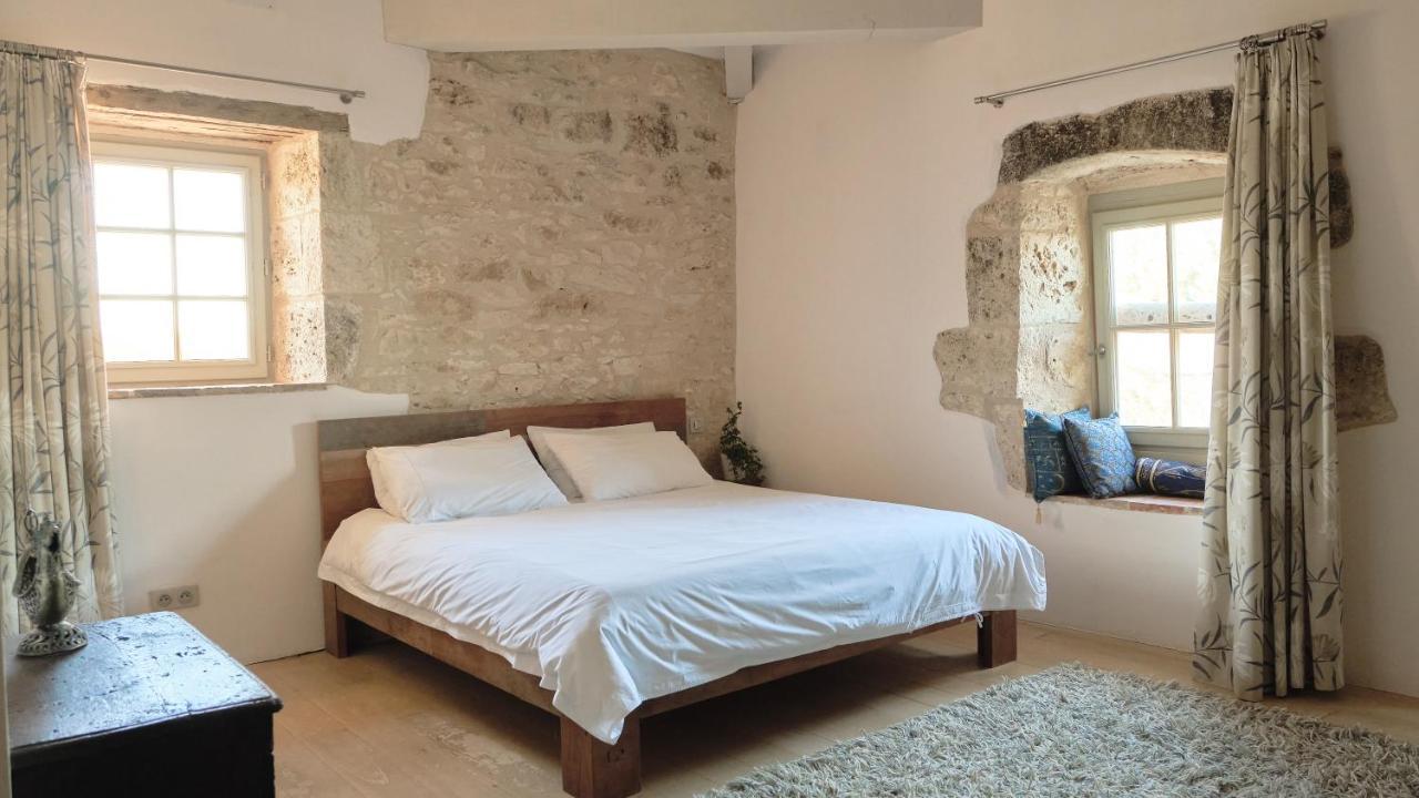Chateau De Puissentut Bed & Breakfast Homps  Bagian luar foto