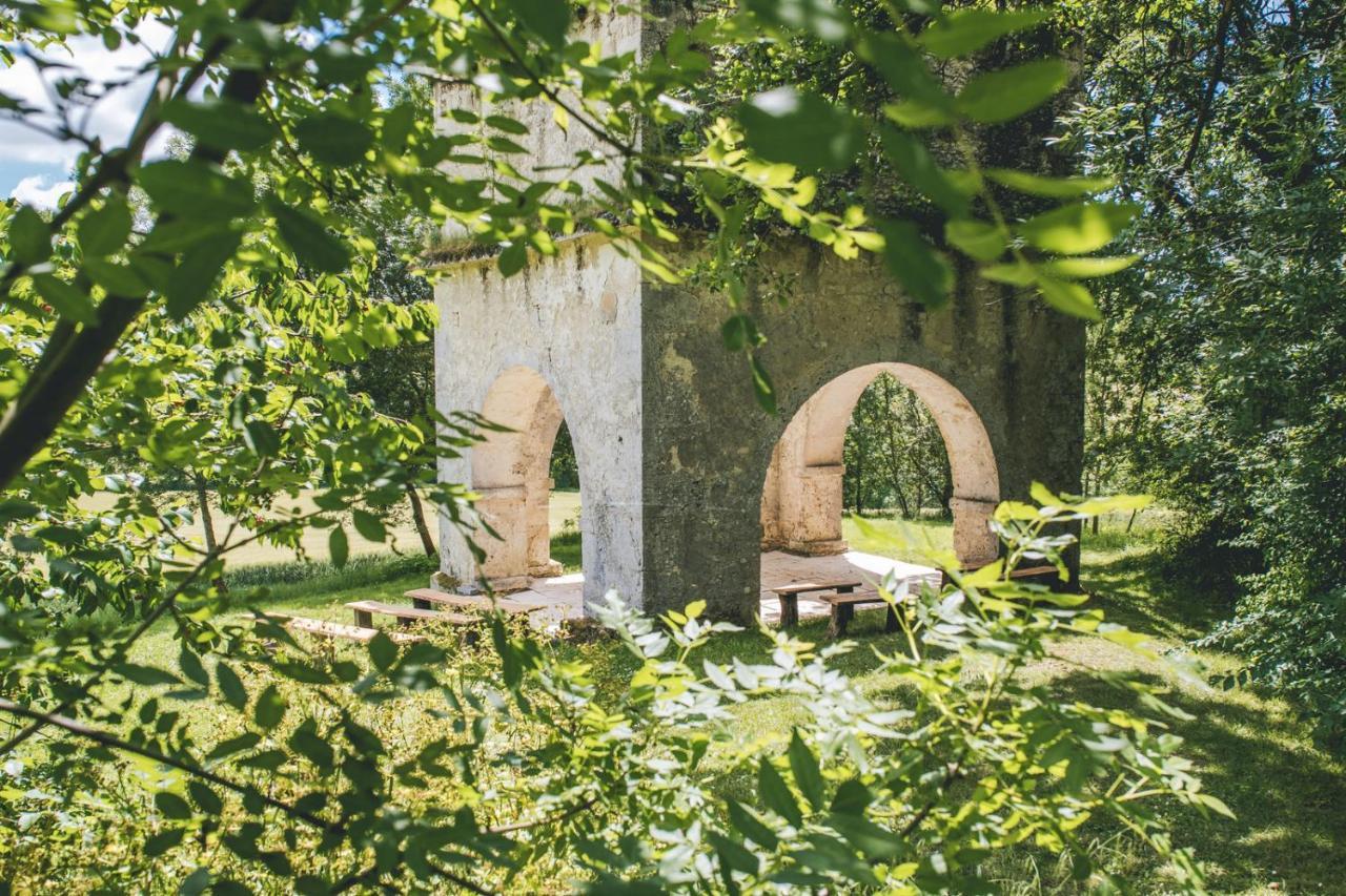 Chateau De Puissentut Bed & Breakfast Homps  Bagian luar foto